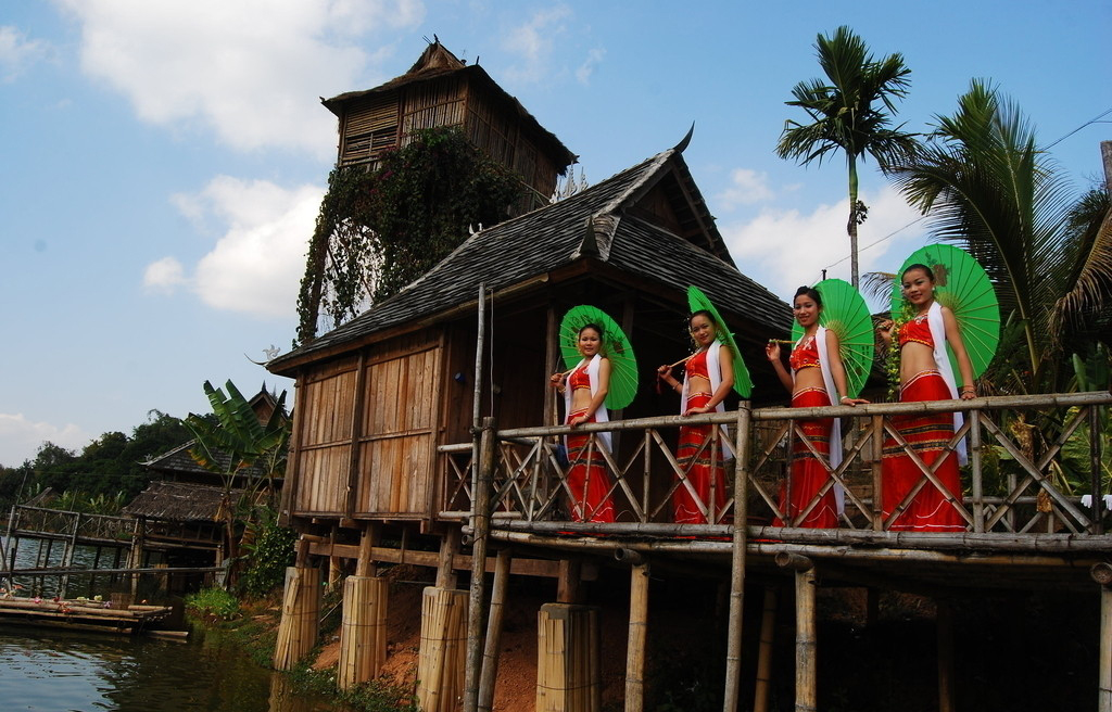 【昆明、西雙版納快巴旅游行程】 （4天3晚游）